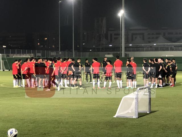 vip 注册地址-国足恢复一日两练：张琳芃尹鸿博单练 池忠国缺席