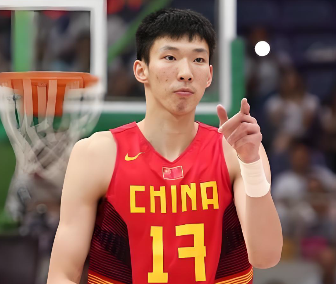 体育赛事-晚上10点！中国男篮最新大名单出炉：徐杰和庞峥麟入选，周琦无缘