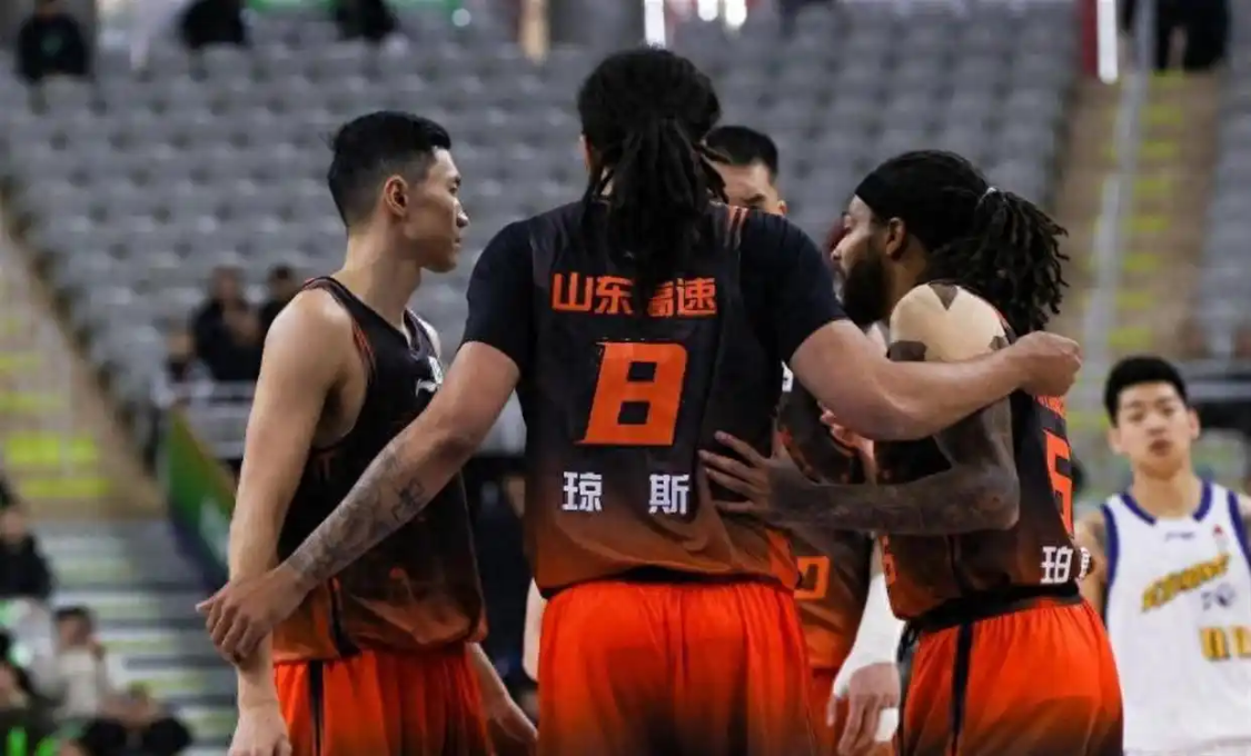 计划有变，准备夺冠？山东签NBA前雷霆新秀，球迷：这是个狠人