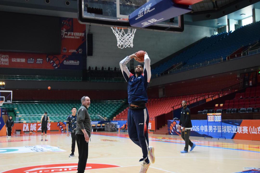 开云体育-新援琼斯迎常规赛首秀！5日晚客战广州，高速男篮力争马年开门红