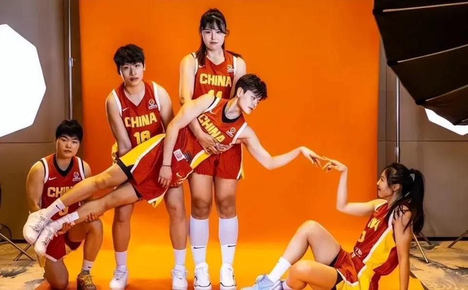 体育赛事-宫导任命新扛旗人！24岁出任国家队队长，球迷：还是王思雨最合适