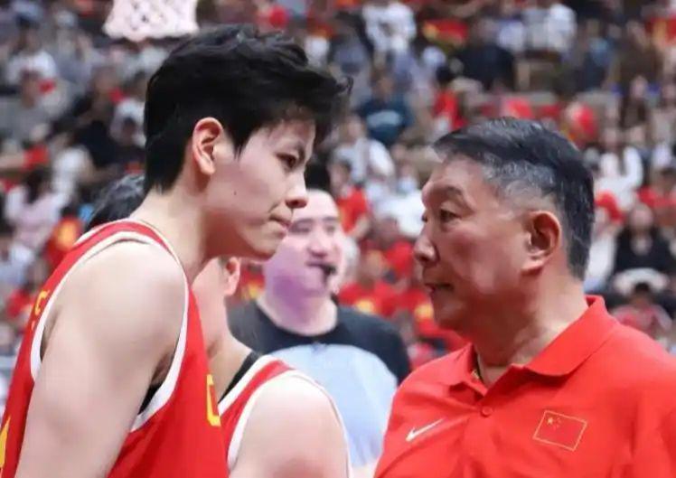 体育赛事-宫导任命新扛旗人！24岁出任国家队队长，球迷：还是王思雨最合适