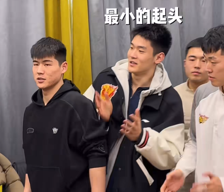 登录入口-广东为胡明轩庆生！杜锋高待遇，多人摁头往蛋糕砸，想报复却未果