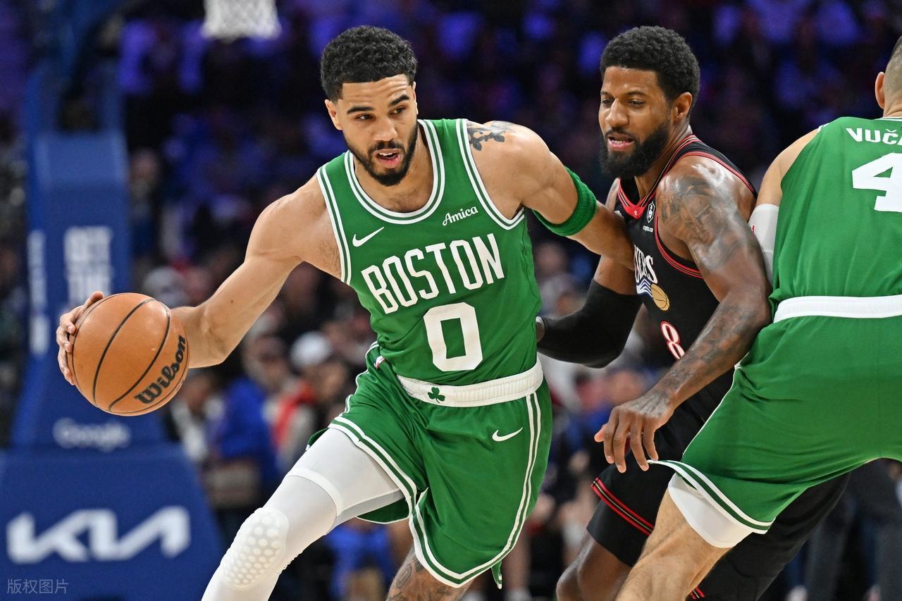 体育赛事-塔图姆轰30+11+7仍无缘日最佳,抱歉,文班打破NBA尘封22年的纪录